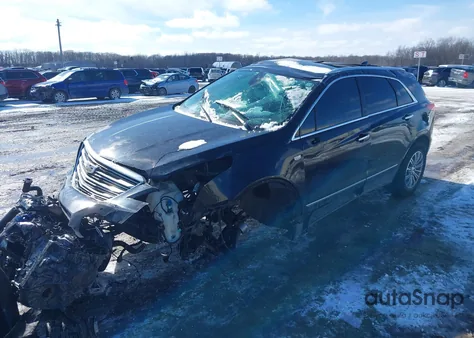 2017 Cadillac Xt5 Luxury z USA, uszkodzony, nr VIN 1GYKNDRS8HZ105585